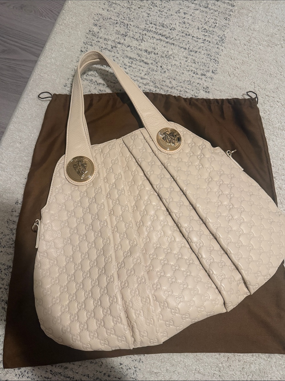 Gucci Beige Quilted Leather Shoulder Bag with Gold Medallions
